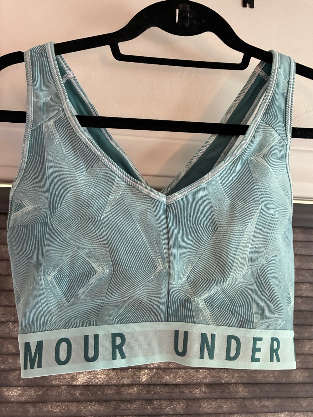 NWOT Under Armour Crossback Sports Bra